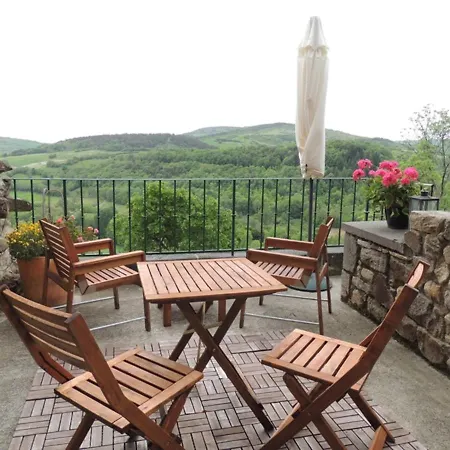 Montaigut-le-blanc, 2 Pieces, 2 Personnes - Fr-1-630-171 Montaigut-le-Blanc (Puy-de-Dome)